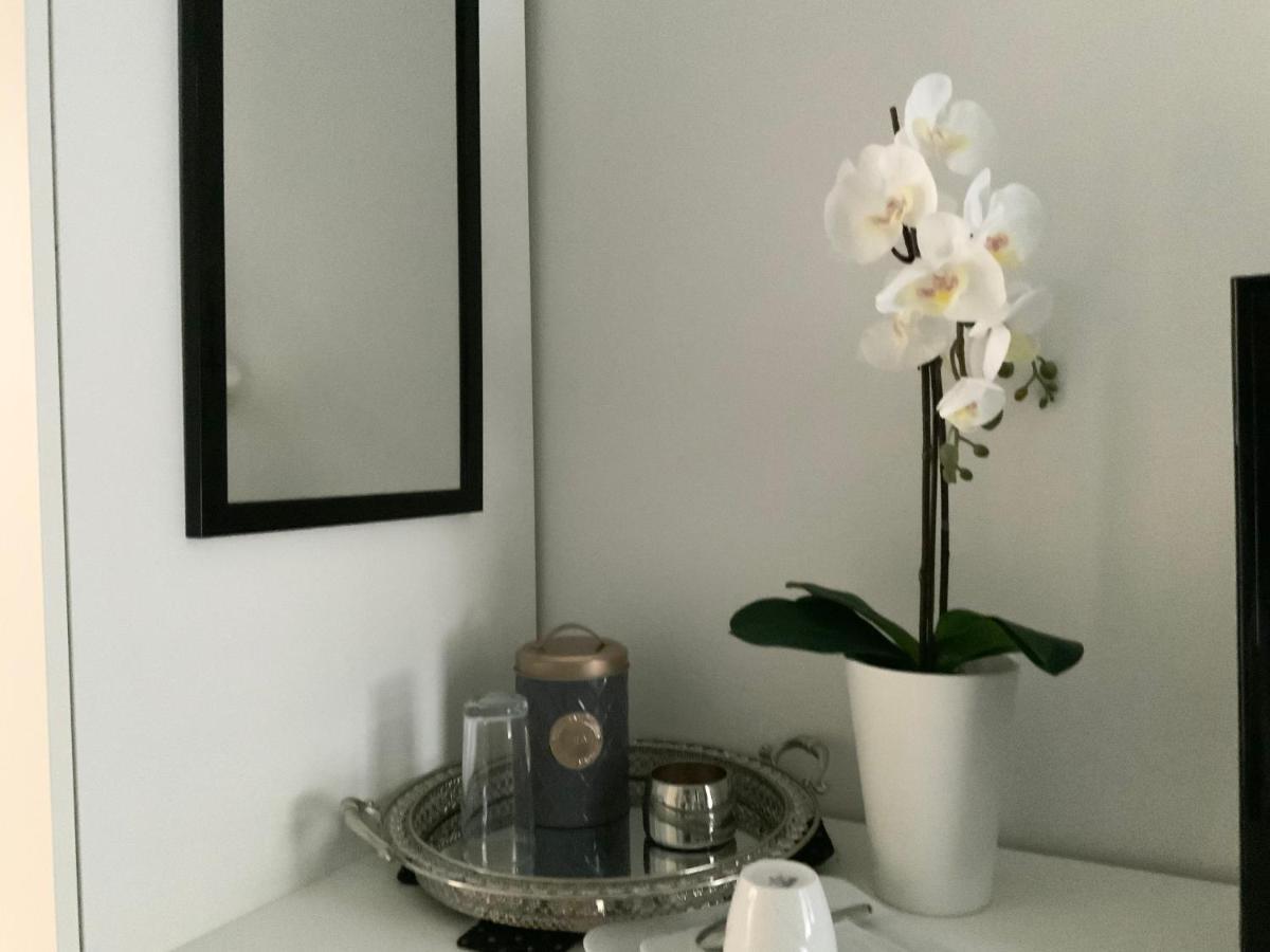Executive Single Room With En-Suite In Guest House City Centre Luxembourg Bagian luar foto